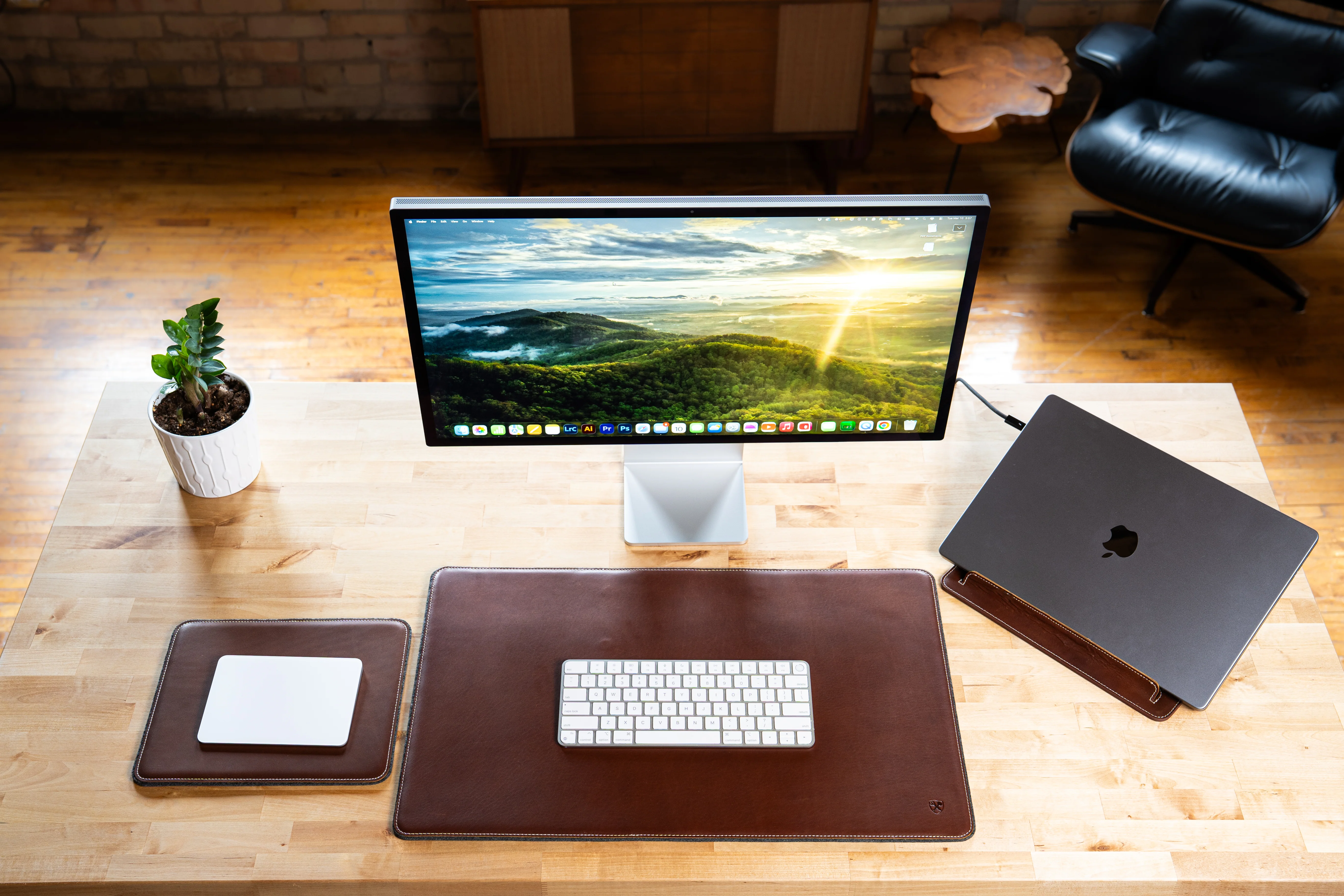 The Leather Desk Set - Image 2